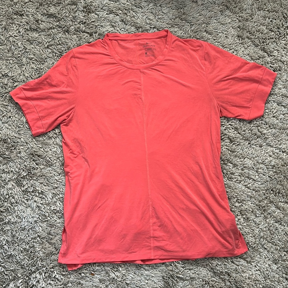 Nike men’s dry fit short sleeve shirt